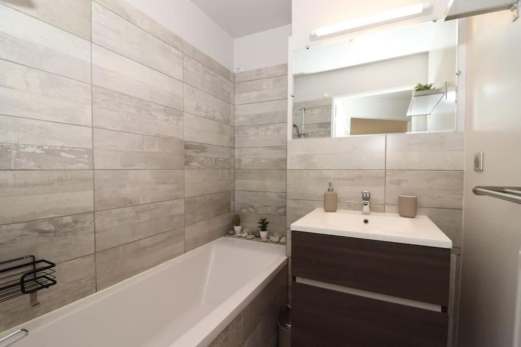 Votre Confort La Cosy Cocoon Courcouronnes Buitenkant foto